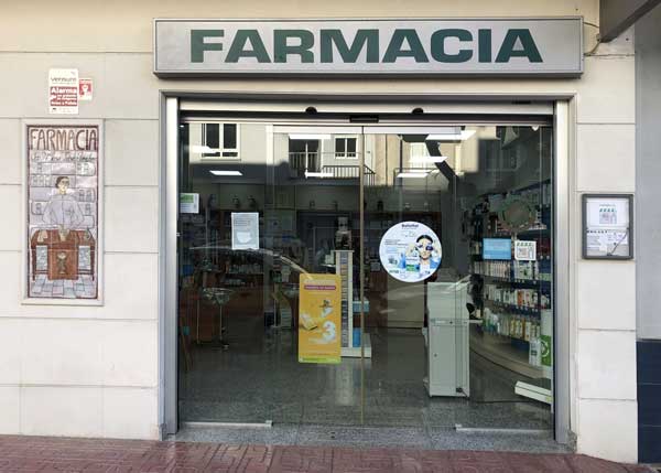 Farmacia El Genoves fachada local